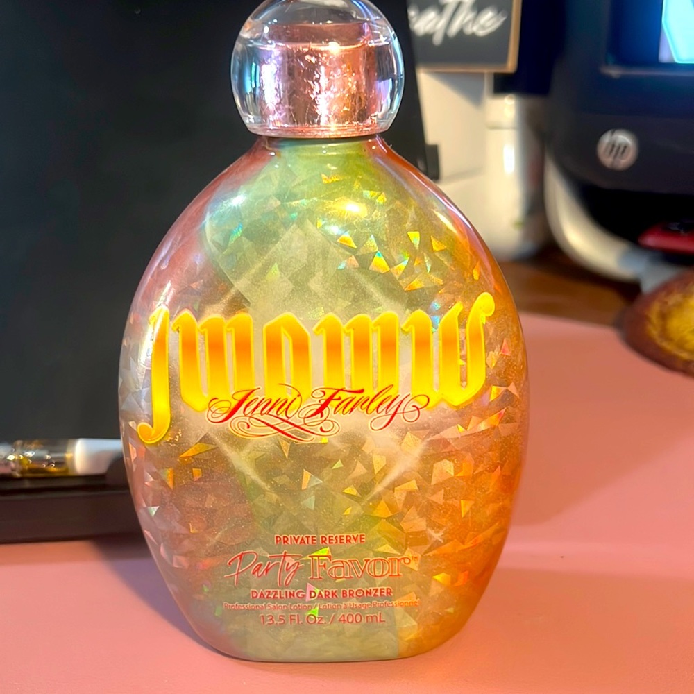 JWOWW Party Favor private reserve dazzling dark bronzer